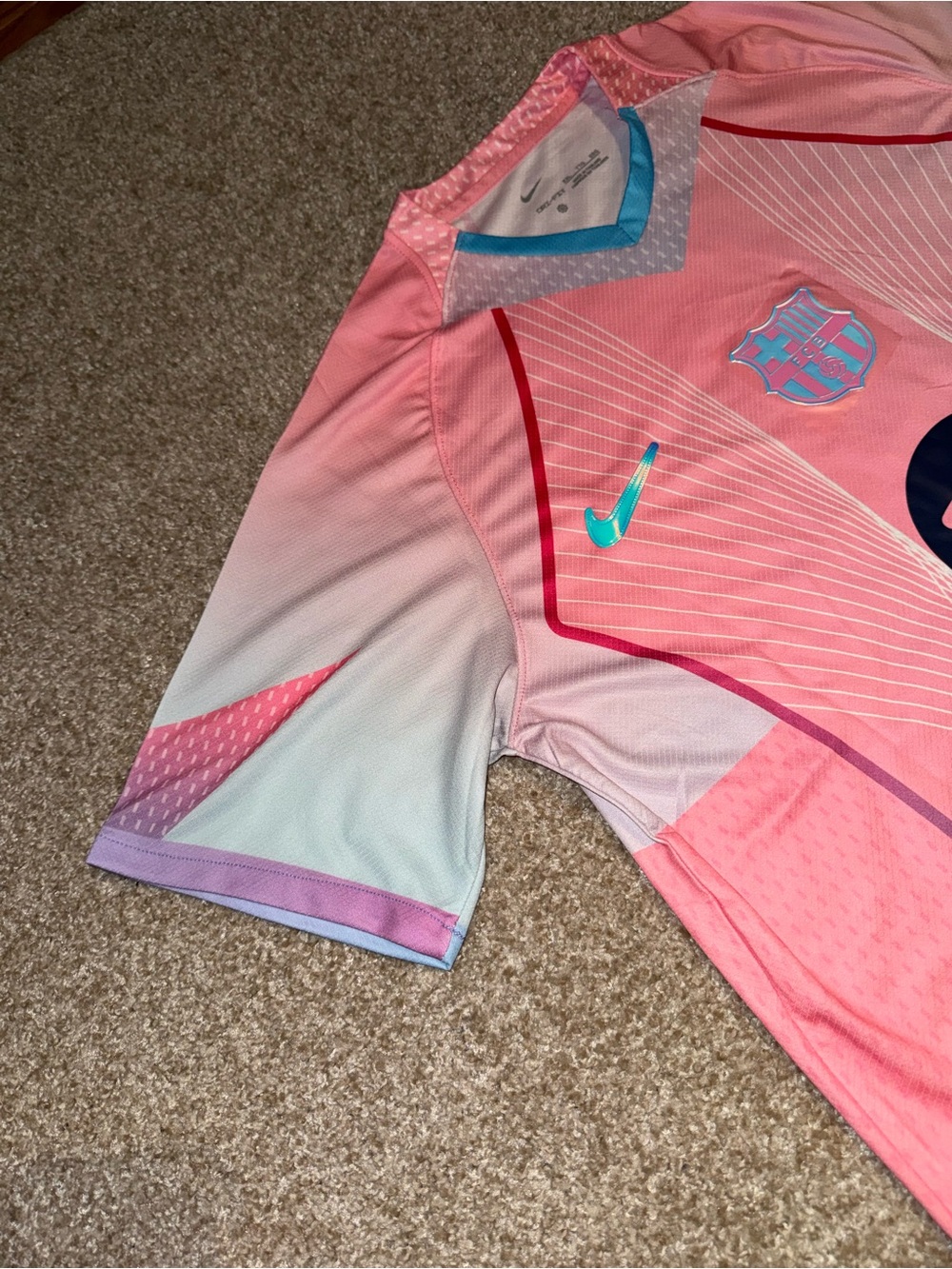 Nike FC Barcelona 2025/2026 Lamine Yamal #10 Special Edition Men’s Soccer Jersey - Picture 6 of 9